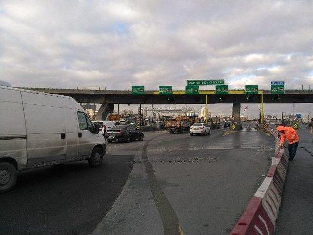 Mahmutbey Gişelerde Serbest Ge&ccedil;işler Başladı, Trafik Yoğunluğu Azaldı 2