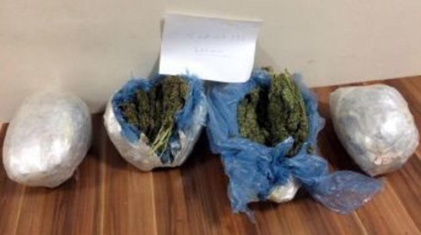 Yolcu Otob&uuml;s&uuml;nde 7 Kilo Esrar Ele Ge&ccedil;irildi