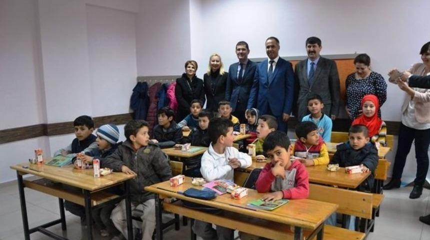 Biga&rsquo;da Suriyeli &Ccedil;ocuklar İ&ccedil;in Sınıf A&ccedil;ıldı