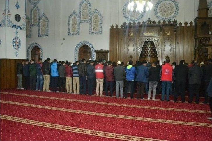 Vanlı Gençler Sabah Namazında Buluştu G4