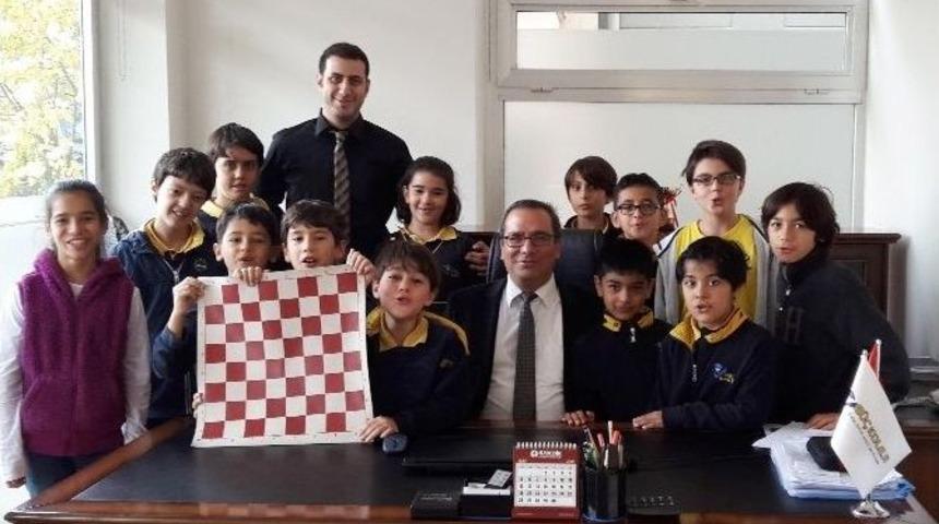 Satran&ccedil; Başarısı Sevindirdi