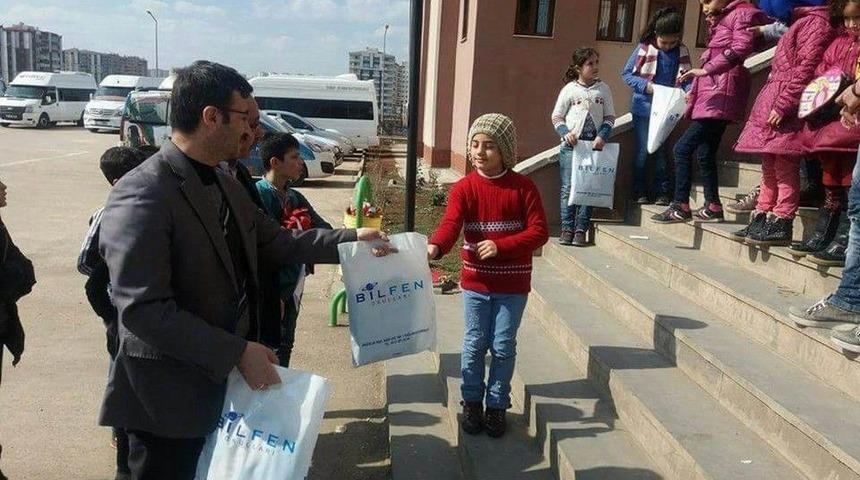 Suriyeli &Ccedil;ocuklara Anlamlı Destek