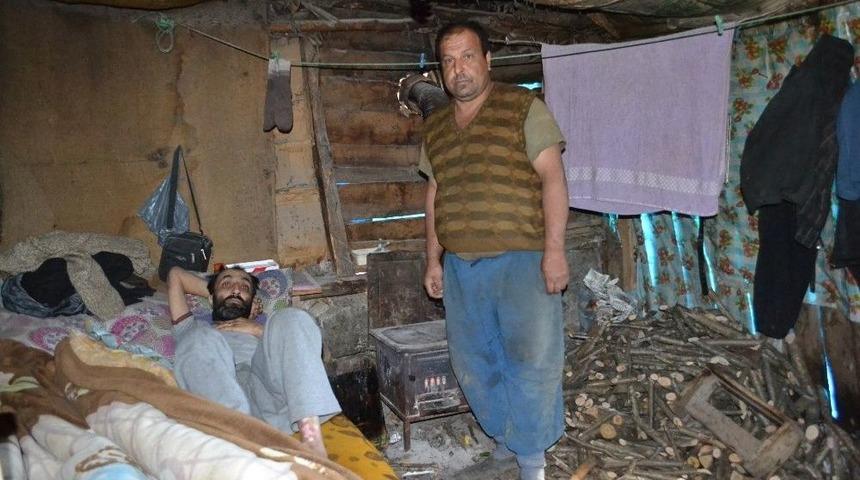 İki Kardeşin Harabe Evde Yaşam M&uuml;cadelesi