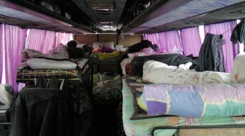 Otob&uuml;s&uuml; Otel Yaptılar Balık Teknelerinin Peşine D&uuml;şt&uuml;ler