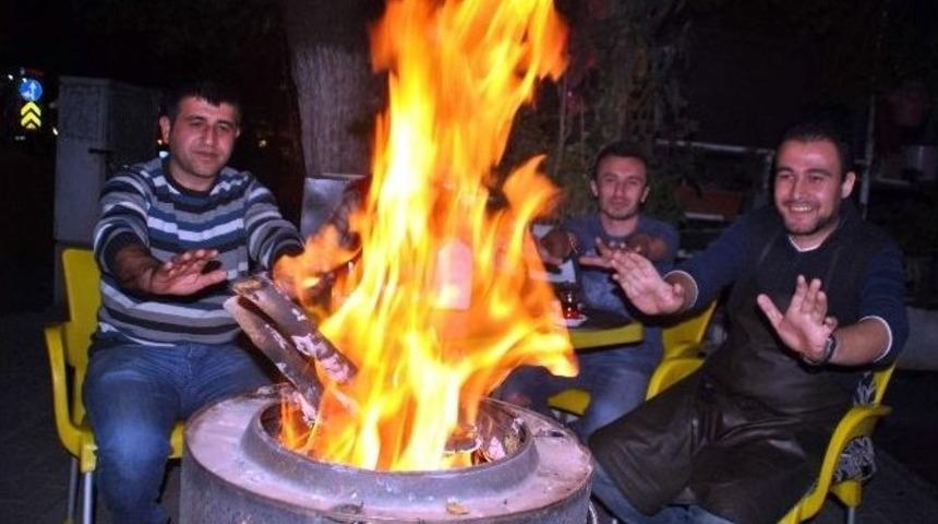 Aydınlı Esnaftan Soğuğa Karşı Pratik &Ccedil;&ouml;z&uuml;m
