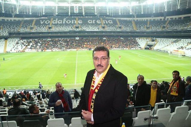 Bakan Tüfenkci, Evkur Yeni Malatyaspor’un Ataklarında Büyük Heyecan Yaşadı