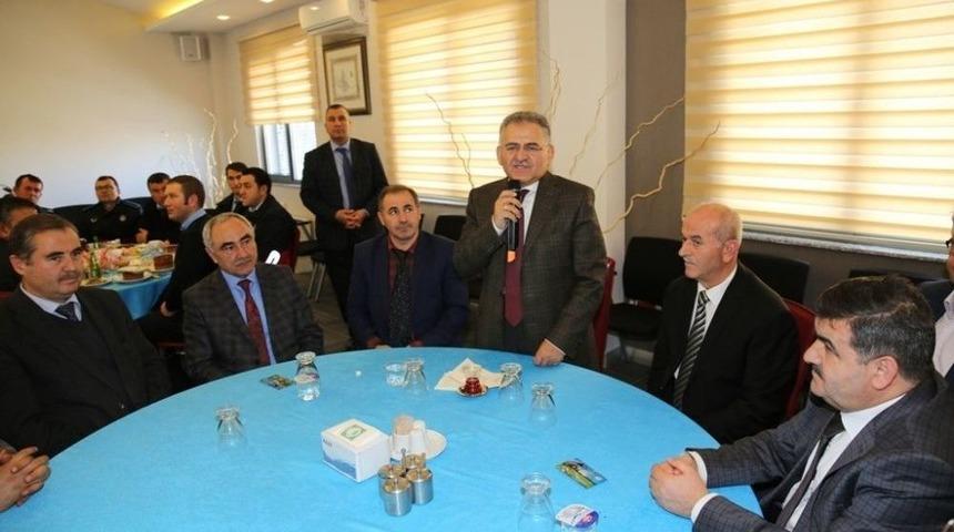 Melikgazi&rsquo;de Emekli Personellere Veda Yemeği