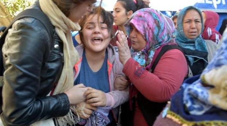 Katliamdan Kurtulan Ebru'nun 'anne' Feryadı Y&uuml;rek Yaktı