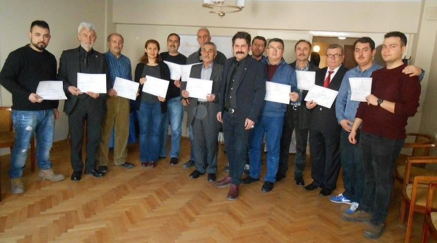 Eskişehir Anadolu K&uuml;lt&uuml;r Derneği Eğitim Faaliyetlerini Sertifika T&ouml;reni İle Ta&ccedil;landırdı