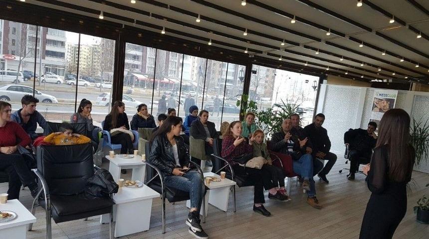 Milli Sporculara Beslenme Ve Post&uuml;r Eğitimi