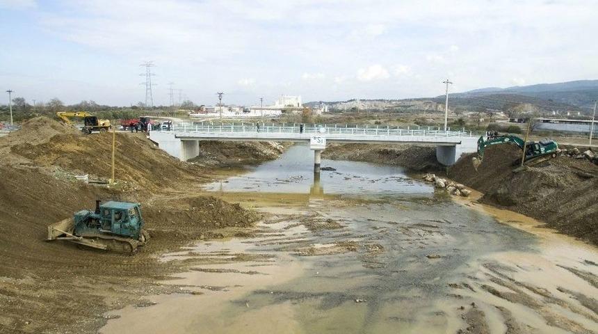 Menderes&rsquo;in Hatırasına Bakan Eroğlu Sahip &Ccedil;ıktı