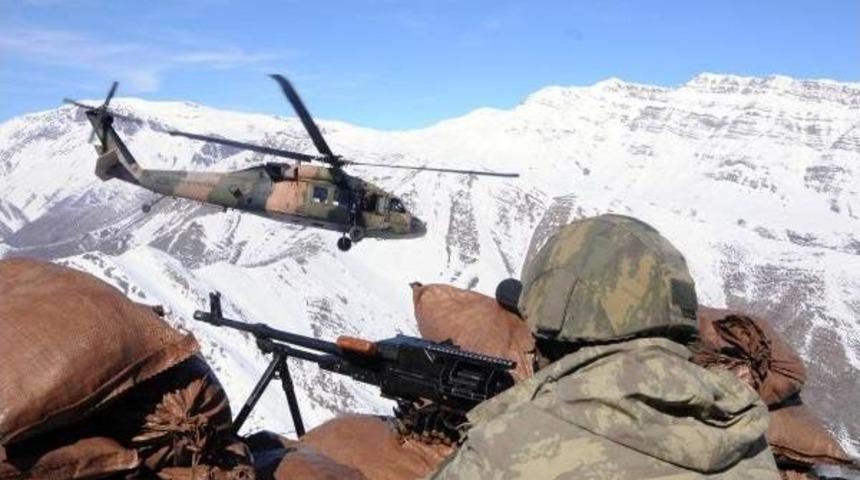 Komandolar Irak Sınırındaki Dağları Ter&ouml;ristlerden Temizledi