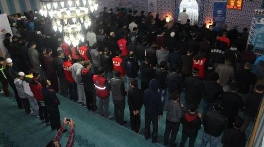 Siirt&rsquo;te Sabah Namazı Buluşmasında Madende G&ouml;&ccedil;&uuml;k Altında Kalan İş&ccedil;iler İ&ccedil;in Dua Edildi