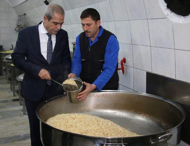 Aşevinin Bir Yıllık Ekmek İhtiyacı Haliliye Belediyesinden