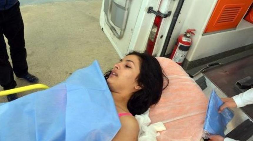 &Uuml;zerine Sıcak Su D&ouml;k&uuml;len Gen&ccedil; Kız Yandı