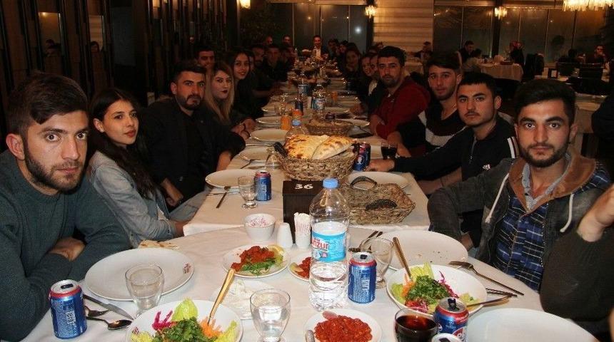 Tuşba Hem&rsquo;den Halkoyunları Ekibine Moral Yemeği