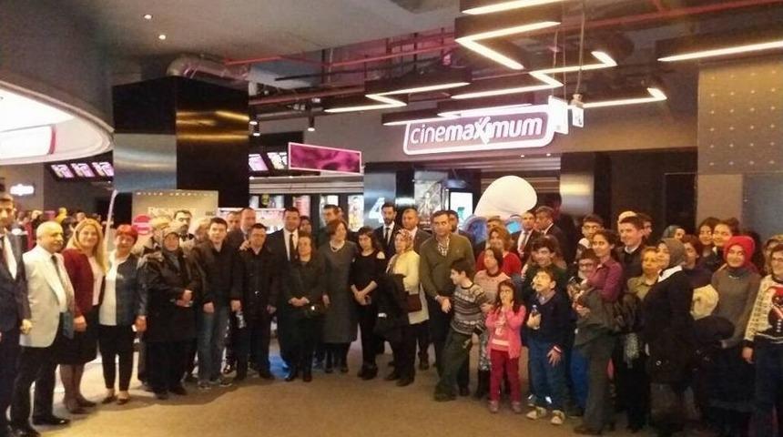 Eskişehir &Uuml;lk&uuml; Ocaklarından Otistik Ve Down Sendromlu &Ccedil;ocuklar İ&ccedil;in Sinema Etkinliği