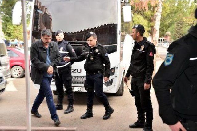 Adana'da Fetö Şüphelisi 27 Polis Adliyede