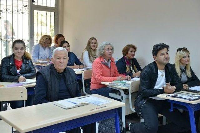 Konsem’de, 13 Farklı Ülke Vatandaşına Türkçe Eğitimi