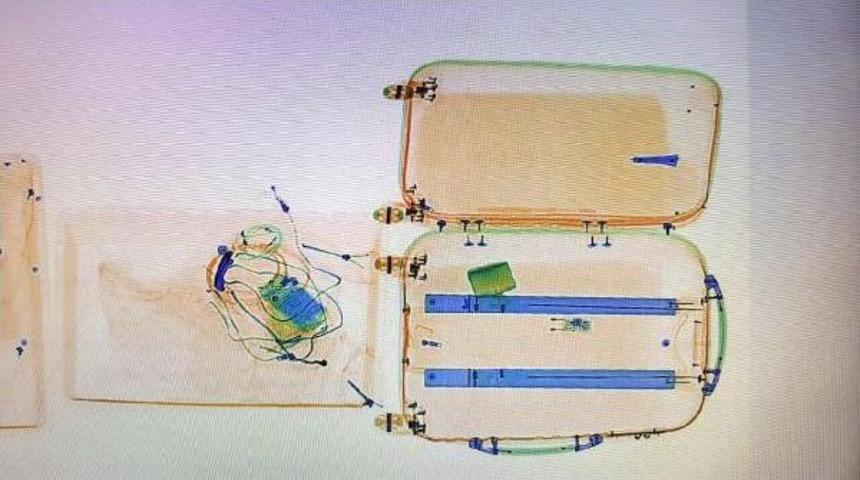 Havaalanında 6 Kilo 260 Gram Eroin Ile Yakalanan &Ccedil;ift G&ouml;zaltında