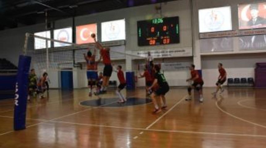 D&uuml;zce Belediyespor Takımları Y&uuml;z G&uuml;ld&uuml;rd&uuml;