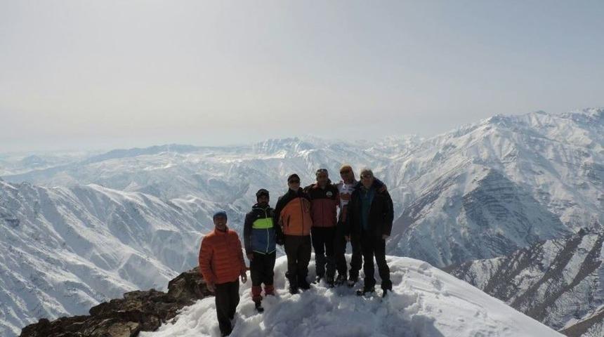 Abdulrezak Dağına Zirve Tırmanışı