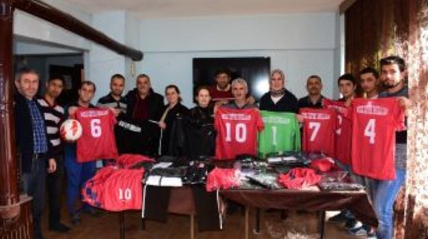 İşitme Engellileri Takımına Destek Verildi