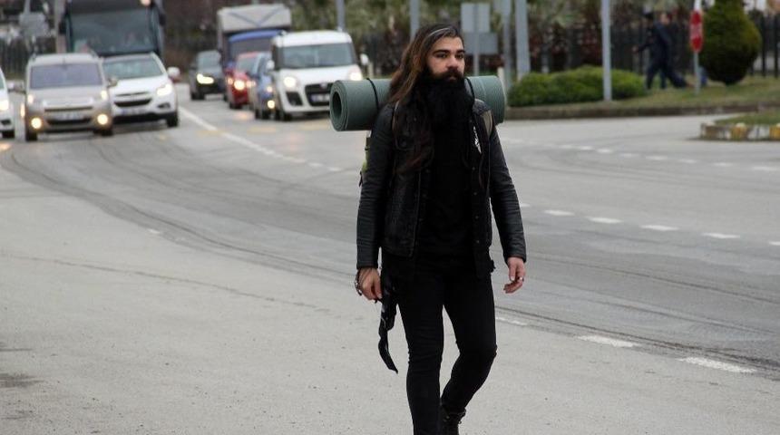 Bir Otostop&ccedil;udan Parasız Seyahat Etmenin İncelikleri