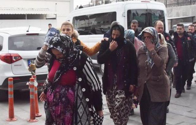 Polisin Uyuşturucu Baskını Yaptığı Evdeki Kadınlar: Gün Yapıyorduk'