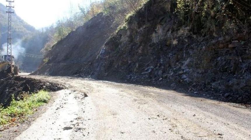 13 K&ouml;y&uuml;n Grup Yolu Ulaşıma A&ccedil;ıldı