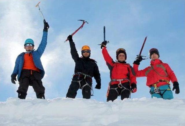 Erciyes'de Dağcılık Kış Gelişim Kampı Etkinliği