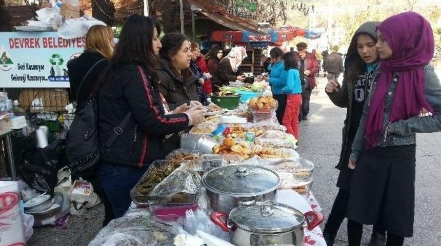Fatih İlkokulunda Okul Yararına Kermes Düzenlendi