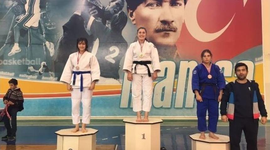 B&uuml;y&uuml;kşehir Judoda Başarıya Doymuyor