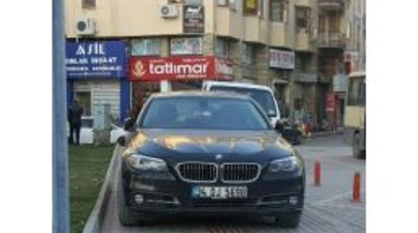 Engelli Yollarına Park Edilen Ara&ccedil;lara Ceza Yağıyor