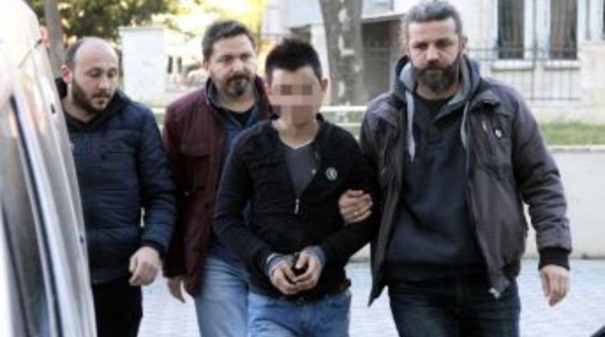 Polisi G&ouml;r&uuml;nce Bonzai Paketini Atan Motosikletli Gen&ccedil; Yakalandı