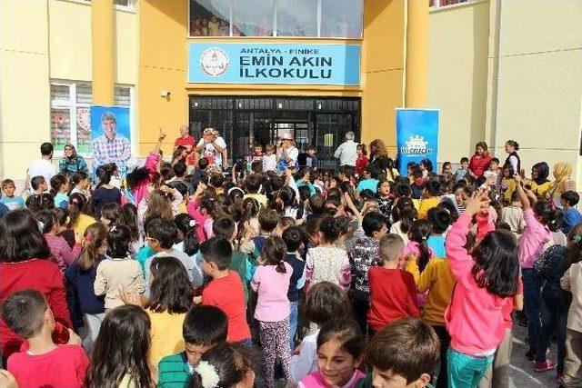 Antalya Büyükşehir Belediyesi ‘şeker Portakalı’ Eğlendiriyor