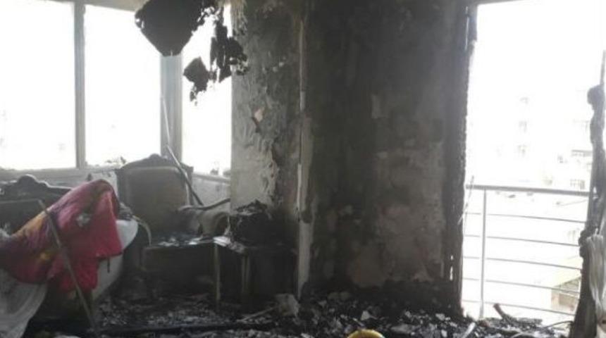 Anne Ve Bebeğini İtfaiye Ekipleri Kurtardı