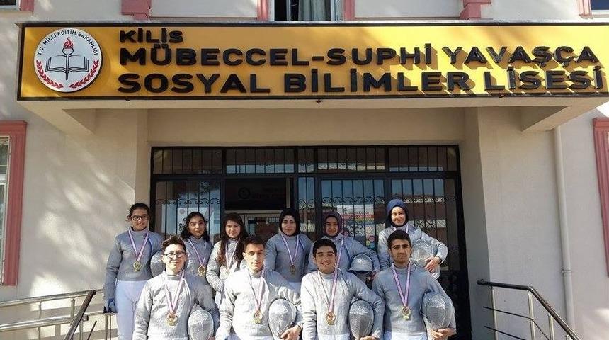 Gen&ccedil;lerde Eskrimin Şampiyonları Belli Oldu