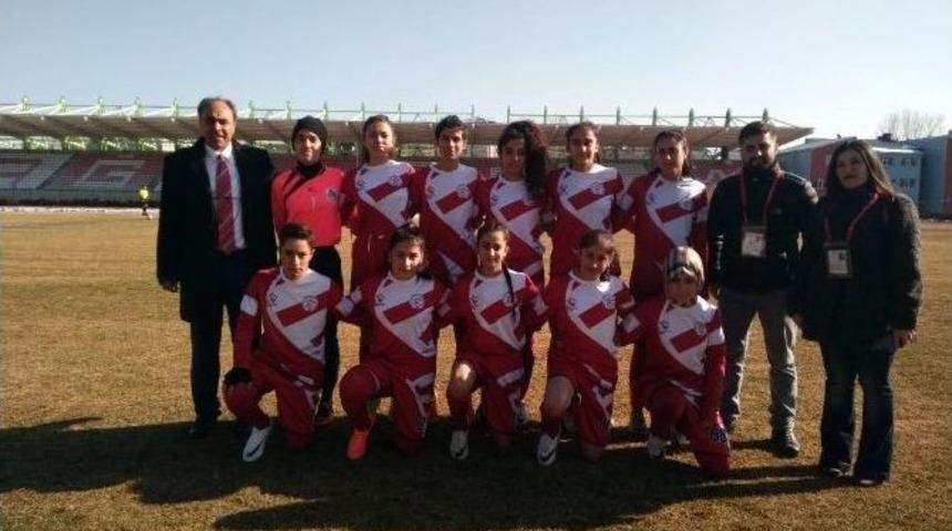 Ağrı Asp Gen&ccedil;lik Ve Spor Kul&uuml;b&uuml;nden Farklı Galibiyet