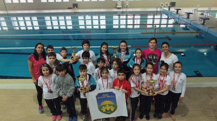 Aydın Başak Koleji Madalyaları Topladı