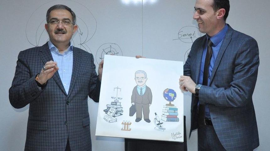 Rekt&ouml;r Şahin, &Uuml;niversite Ve Sanatı Anlattı