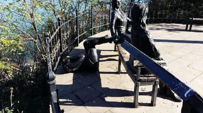 Ordu&rsquo;Da Tahrip Edilen 3 Kadın Heykelinin Yenisi Yapıldı