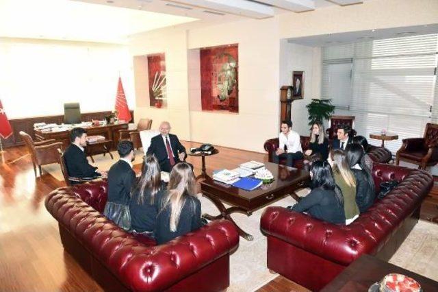 Kılıçdaroğlu, Genç Liderler Topluluğu Üyeleriyle Görüştü