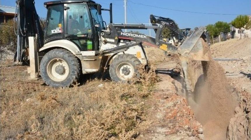 G&uuml;lbah&ccedil;e&rsquo;nin Kanalizasyon Hattı Yenileniyor