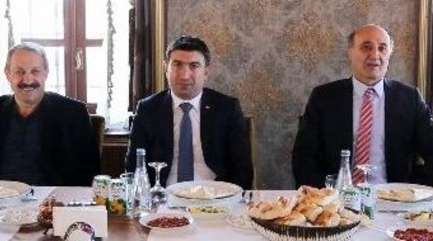 Diş Hekimlerinden Başkan Sekmen&rsquo;e Teşekk&uuml;r