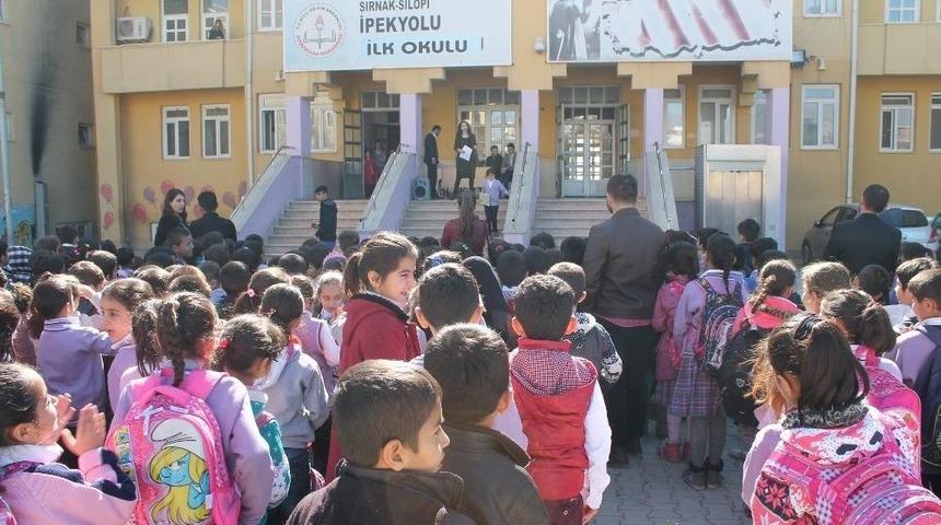 Silopi&rsquo;de En G&uuml;zel İstiklal Marşı Okuma Yarışması