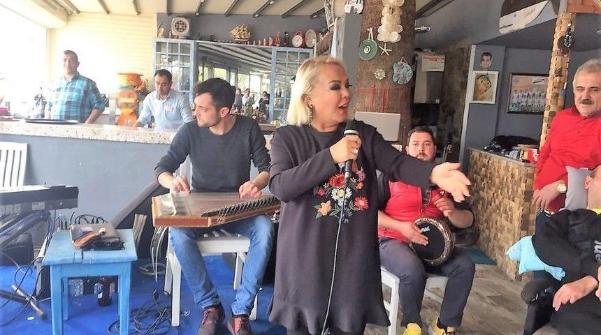 Safiye Soyman&rsquo;a S&uuml;rpriz Doğum G&uuml;n&uuml;