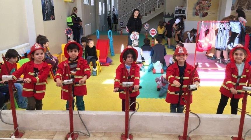 Minikler Meslekleri Uygulamalı &Ouml;ğrendi