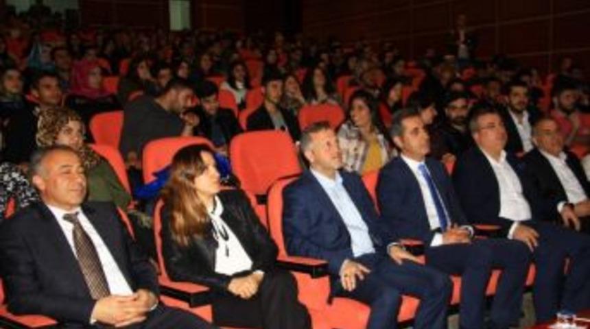D&uuml;&rsquo;de &lsquo;&ouml;nce Kendini Y&ouml;net&rsquo; Konferansı