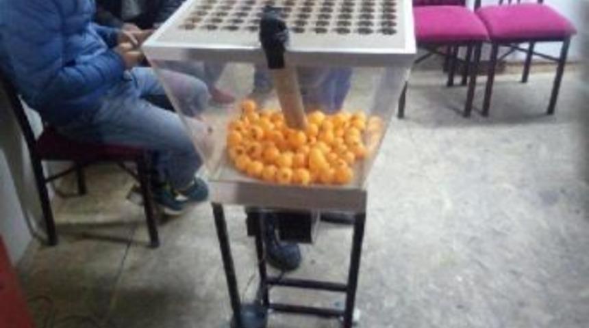 Eskişehir'de Tavuk&ccedil;ular Derneği'ne Kumar Baskını